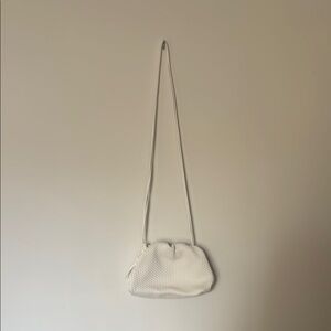 Elegant White Woven Shoulder Bag